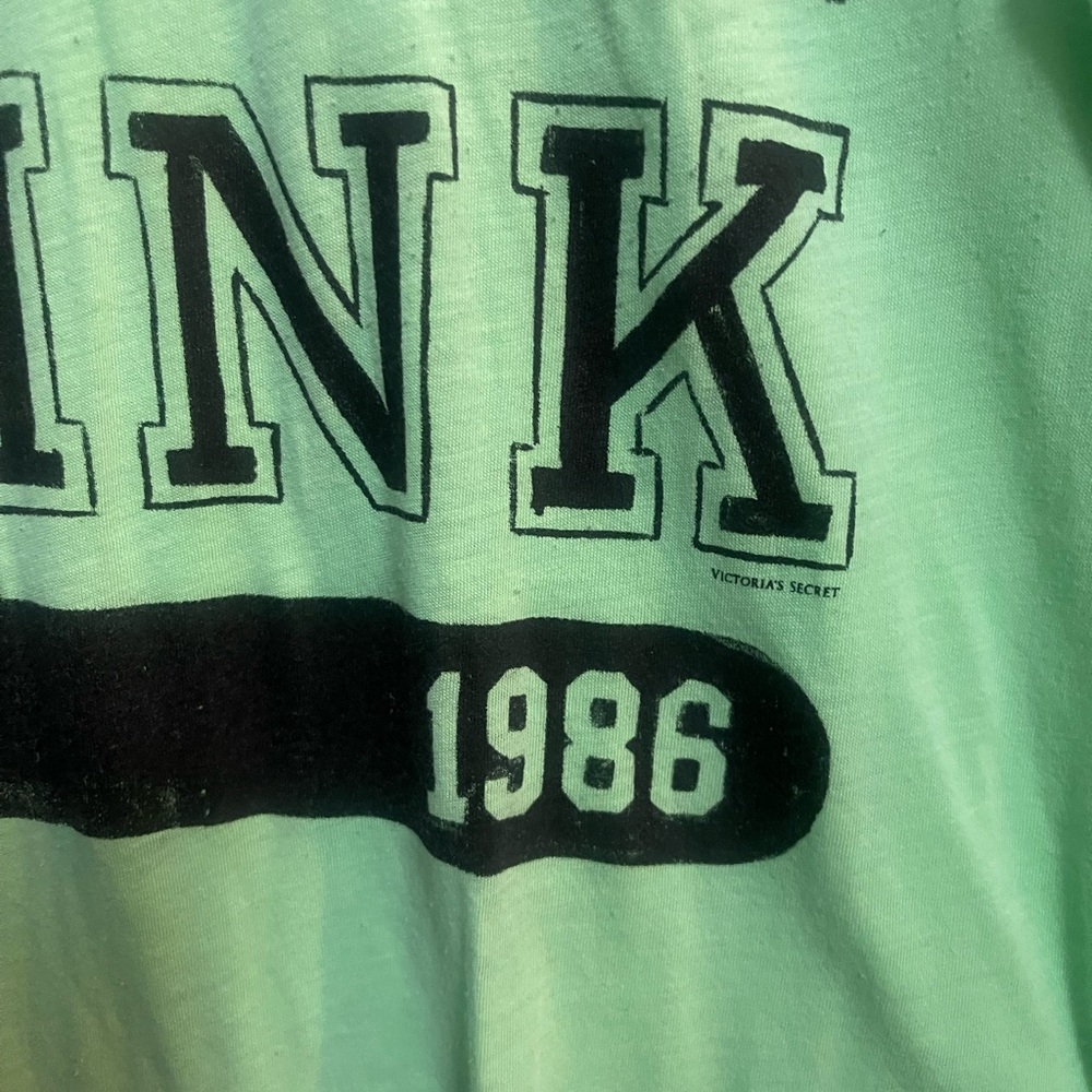 PINK Victoria's Secret Green T-Shirt Medium - Picture 4 of 7